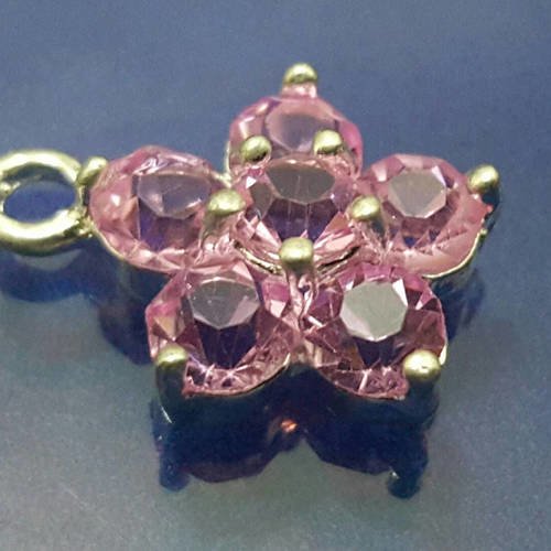 1 perle breloque pendentif fleur étoile argenté et strass de couleur rose a26