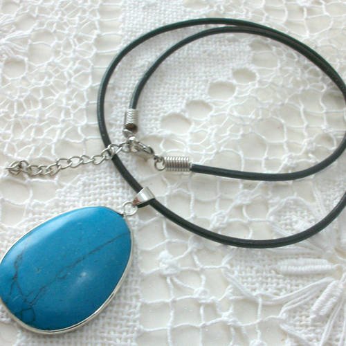 Collier cuir avec pendentif en roche pierre naturelle polie turquoise coloré lithothérapie 