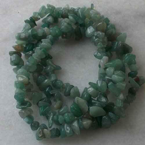 Enfilade fil de 80cm de perles pépite chips de jade  5 à 10mm pierre naturelle semi précieuse b63