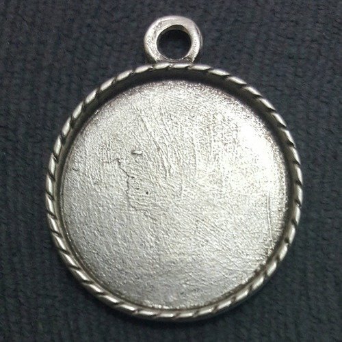 1 pendentif support cabochon rond décor liane en métal argenté  t66