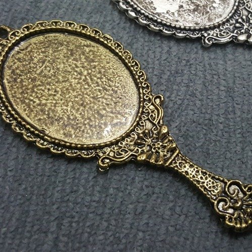 1 pendentif support cabochon miroir à main ovale en métal bronzé 29x67mm t52