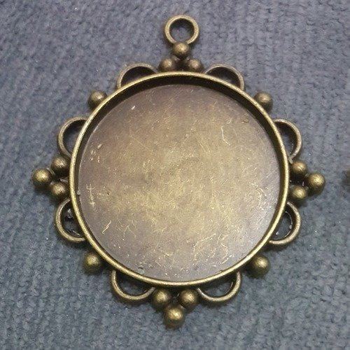 1 pendentif support cabochon rond décor perles en métal bronzé 4,7cm  bronze antique t77