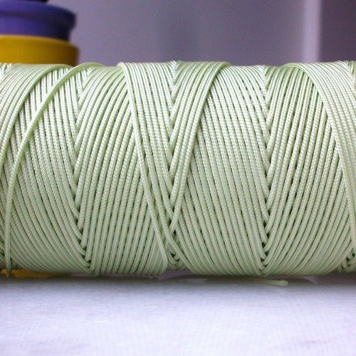 100 mètres de fil de nylon tressé vert claire 619 de 1mm de diamètre pour créations shamballa raf b1