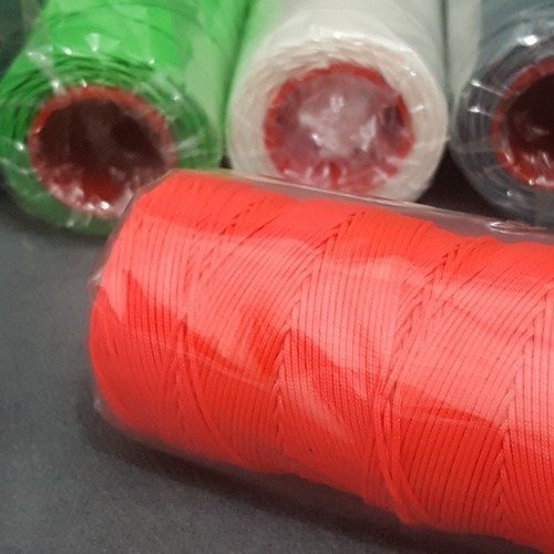 100 mètres de fil de nylon tressé rouge fluo 626 de 1mm de diamètre pour créations shamballa raf b1