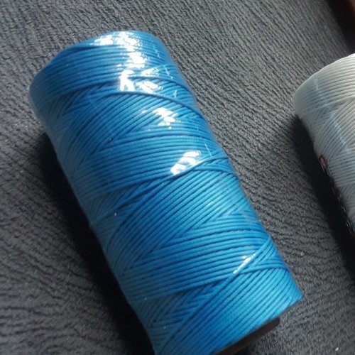 100 mètres de fil de nylon tressé bleu de 0,6mm de diamètre pour créations shamballa