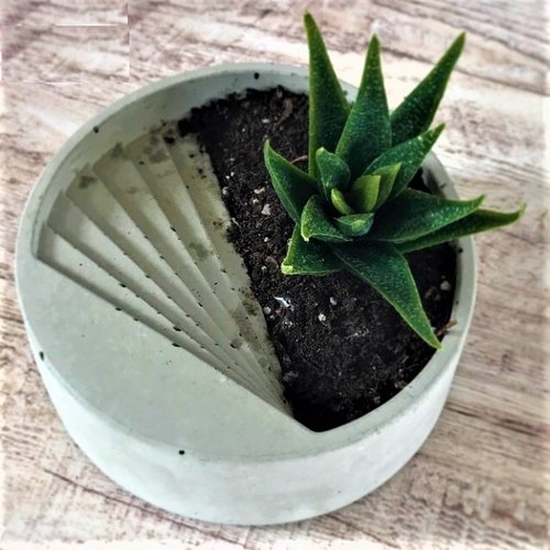 Moule silicone pot de fleur rond escaliers 10cm pour terrarium pour fimo plâtre résine argile cire savon polyester ciment