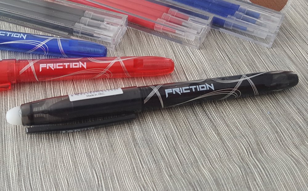 Pilot FriXion Ball, Lot de 4 paquets de 3 recharges (Set de 12), 0,7  recharges pour stylo à bille Bleu : : Fournitures de bureau