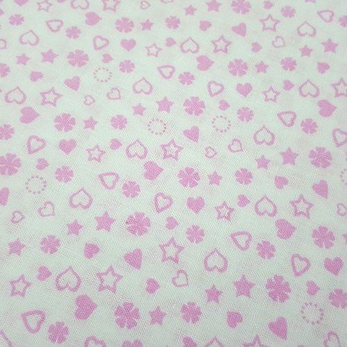 Coupon tissu 100% coton popeline motifs coeur étoile trèfle rose 1m x 1,80m pour 45 masques de protection