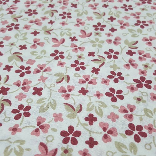 Coupon tissu blanc 100% coton popeline déco motifs mini fleurs bordeaux kaki 1m x 1,80m pour 45 masques de protection