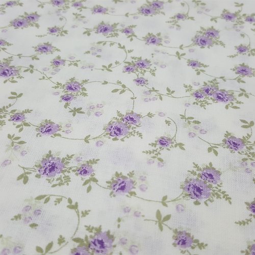Coupon tissu blanc 100% coton popeline déco motifs mini fleurs roses violet vert 1m x 1,80m pour 45 masques de protection