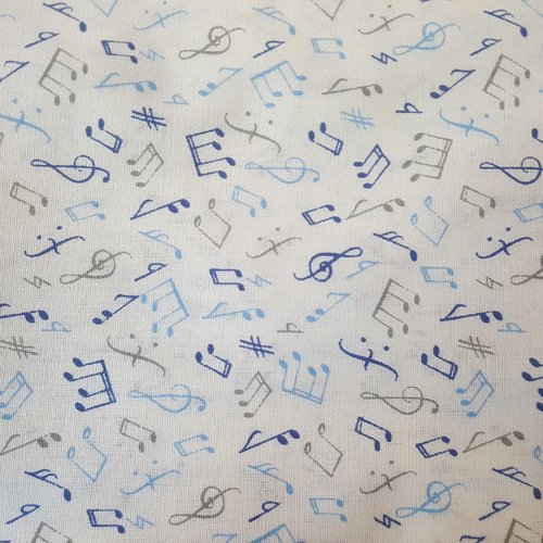 Coupon tissu 100% coton popeline motifs notes de musique bleu et gris 0,5m x 1,80m pour 18 masques de protection