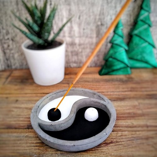 Moule silicone brûleur encens yin yang 9cm porte-encens incense burner pour plâtre résine argile savon polyester ciment k1029 45b120ht