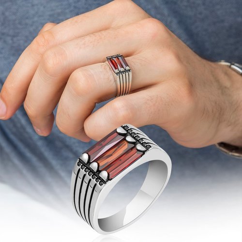 Bague chevalière homme femme en argent massif 925 serti zircon rouge