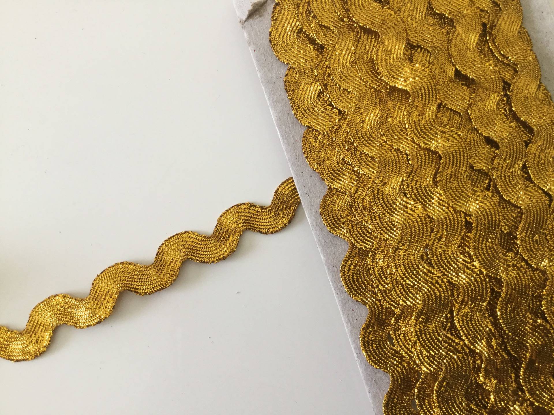 Ruban couture peau de serpent doré 12mm au mètre - Mercerine