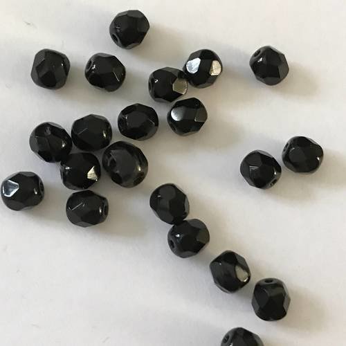 Perle cristal tcheque de 5  mm noir 