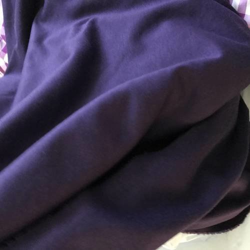 Tissus en jersey  en 150 cm de large couleur mauve 