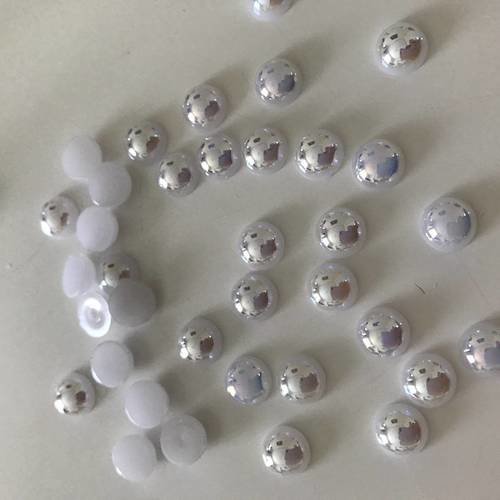 100 demi perle en céramique de 8 mm blanc  à coller 