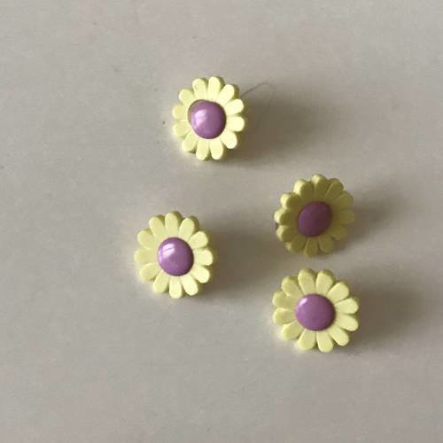 Lot de 4  boutons fleurs acrylique jaune et violet 