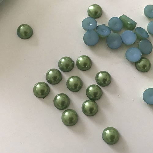 100 demi perle  a coller 8 mm de diamètre couleur vert saphir 