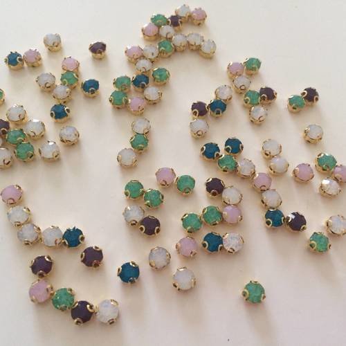 100 strass en cristal de 5 mm environ de plusieurs couleur 