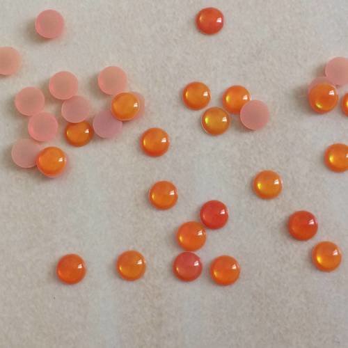Lot de 100 demi perle de 6 mm couleur orange en acrilique 
