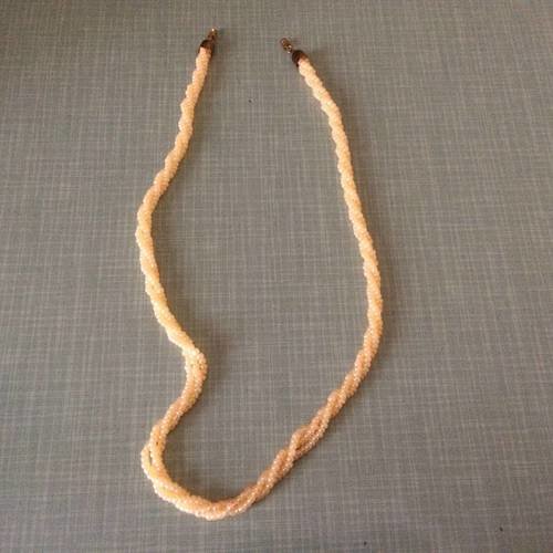 Perle de rocaille en collier torsadé a 3 fils 50 cm de long 