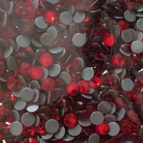 Lot de 100 strass en cristal thermocollant hotfix de 5 mm rouge 