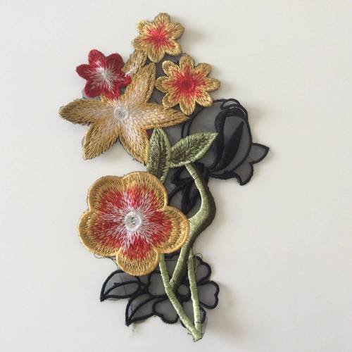 Broderie comme applique 23*15 centimetre a coudre 