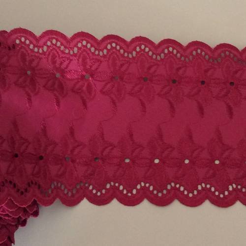 Broderie anglaise entre deux 15 cm de largeur couleur bordeaux 