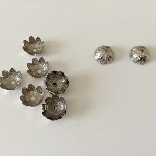 Coupelle pour perle de 10 a 12 mm en metal argenté 