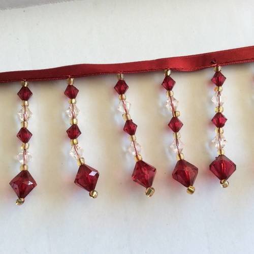 Galon de perle rouge pour frange ou autre creation 