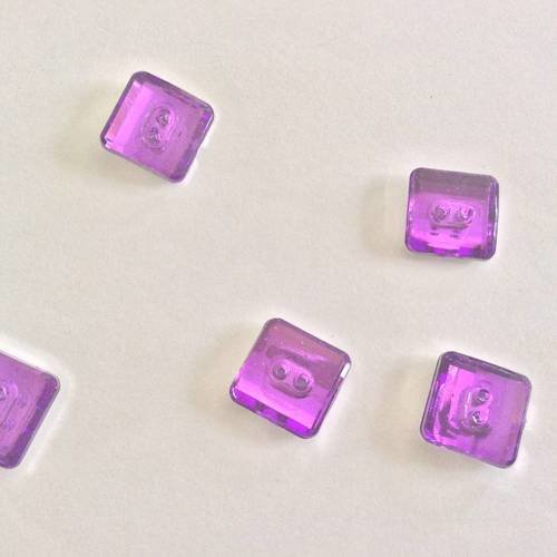 Bouton acrylique a coudre en lot de 4 pièce 12*12 mm violet 