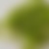 Perle en 3 mm acrilique vert pomme  sur fil de 80 cm de long 