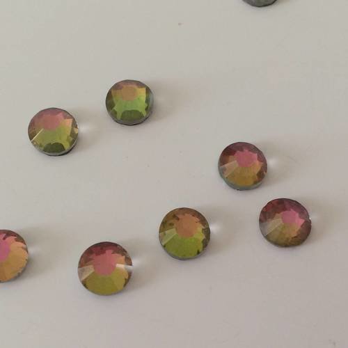 20 strass en cristal  tricolore 6 mm environ rose vert thermocollant 