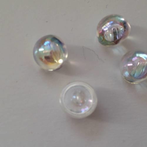 Bouton couleur cristal ab  de 10 mm environ comme des perles 