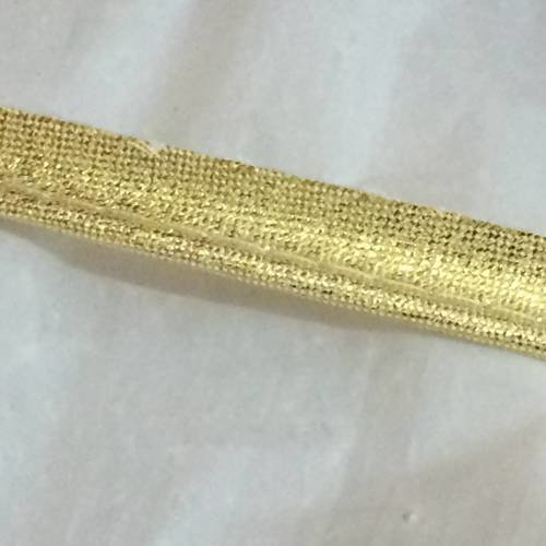 Passepoil doree environ 2,5 mm grosseur vendu au metre 