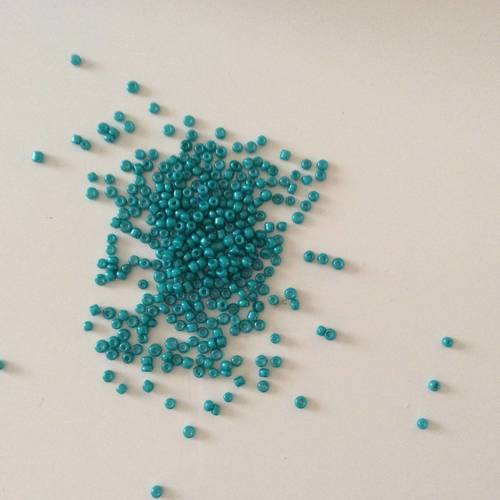Sachet de perles de rocaille métallisée 2,3 mm couleur vert - France
