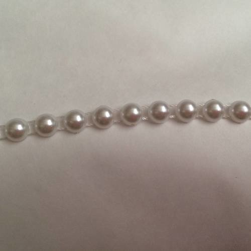 Ruban demi perle acrilique de 6 mm blanche 