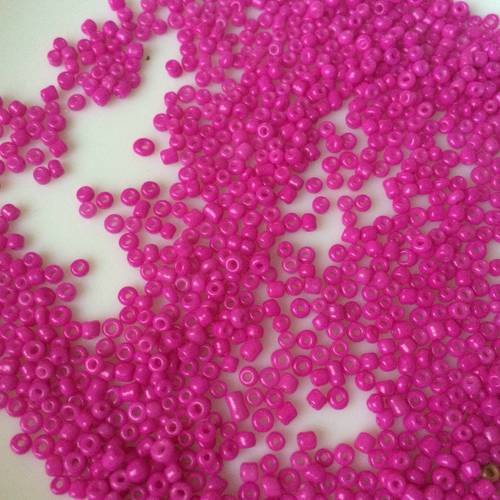 Perle de rocaille rose fuschia opaque de 2,5 mm environ 