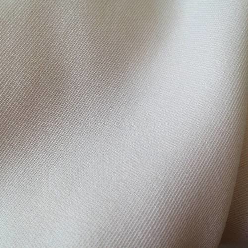 Tissus crepe de coton beige  160  de largeur environ 