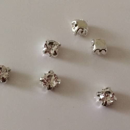 12 strass sertis a coudre de 6 mm en cristal argenté 
