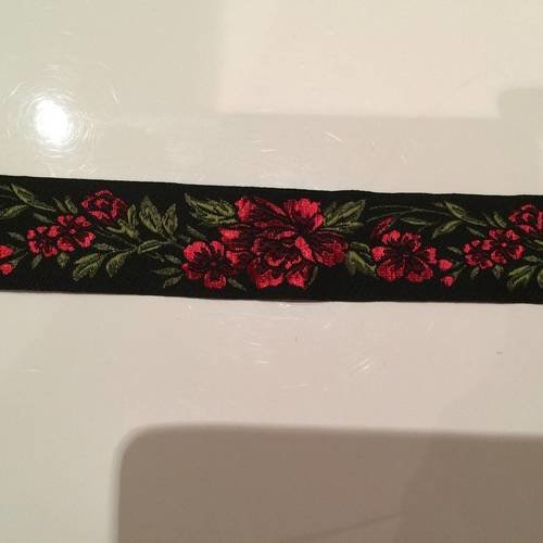 Ruban avec fleur roses rouges 3,5 cm en largeur 