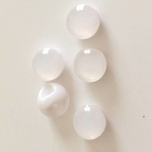 Bouton acrilique dd 10 mm blanc tres joli 
