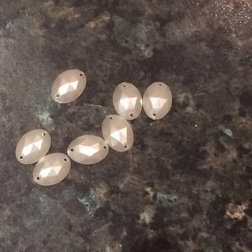 100 demi perle en forme ovale  a coudre 10*14 mm de diametre 