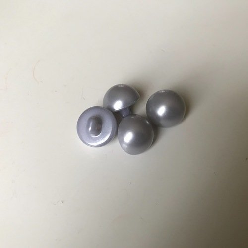 Bouton couleur gris de 10 mm  comme des perles 