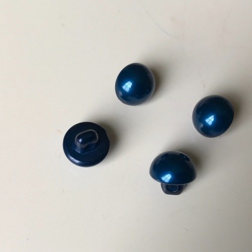 Bouton couleur bleu de 9 mm environ comme des perles 