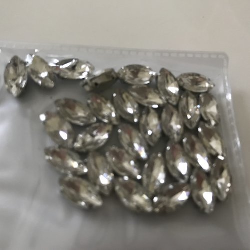Strass sertie en cristal argenté socle argenté 6*12 mm  en lot de 30 pièces 