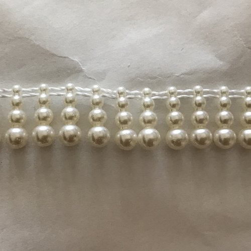 Ruban demi perle acrilique de 2,5 cm couleur écru,ruban frange perle,