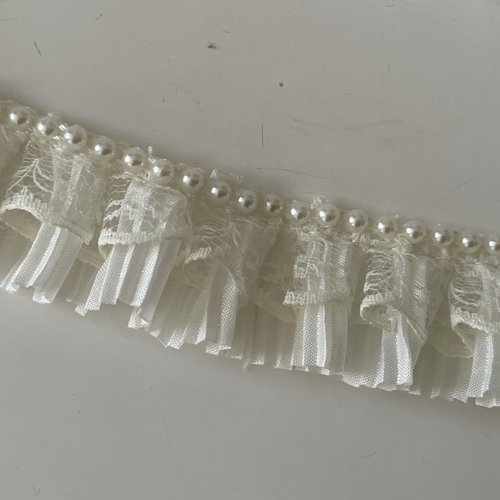 Ruban plissé de 2,5 cm en largeur avec ruban de perle cousu beige