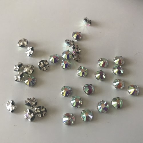 Strass serti a coudre 6 mm environ couleur ab